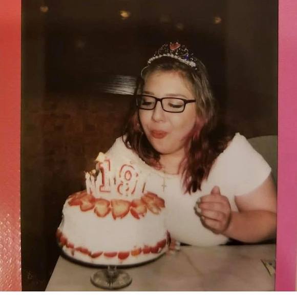 Meet your Posher, Layna - Picture 1 of 1